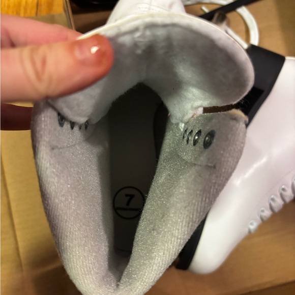 Jackson by Cameo White Ice Skates - Picture 5 of 9